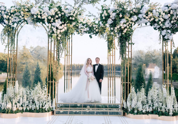 Цветы и искусство: 8 оформлений от About