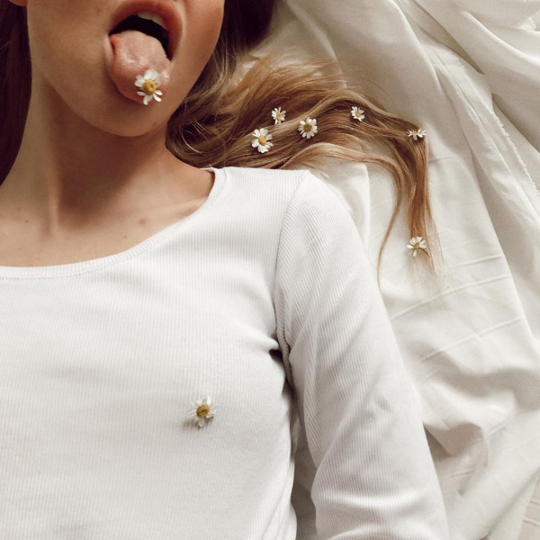 Цветы в волосах — самый летний свадебный