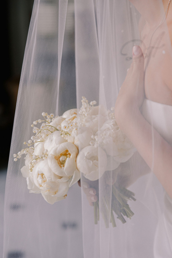 Уютная свадьба с церемонией на берегу Тирренского