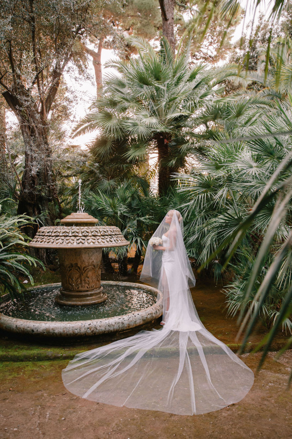 Уютная свадьба с церемонией на берегу Тирренского