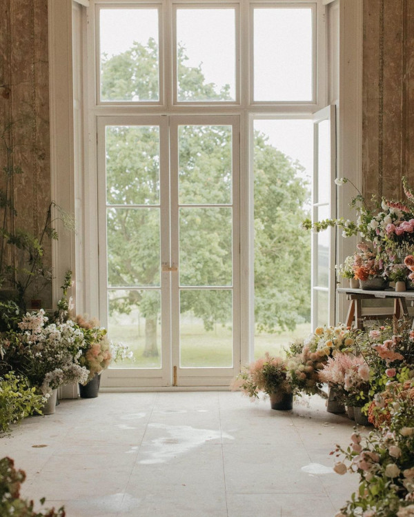 Самые красивые свадебные даты 2020 года