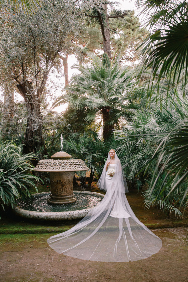 Уютная свадьба с церемонией на берегу Тирренского