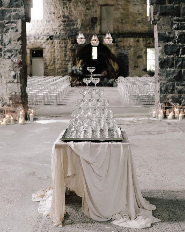 Пирамидка из шампанского на свадьбе. Как сделать