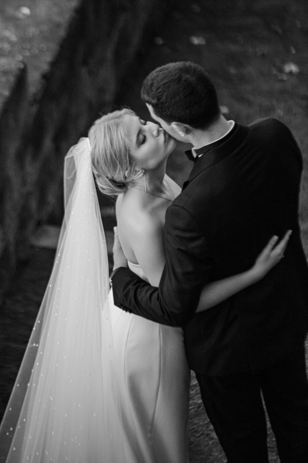 Уютная свадьба с церемонией на берегу Тирренского