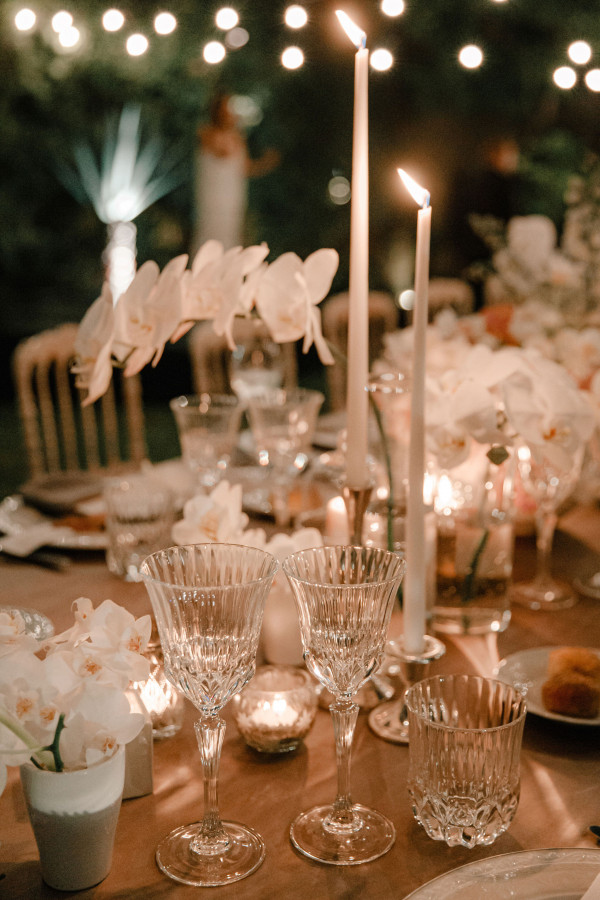 Уютная свадьба с церемонией на берегу Тирренского