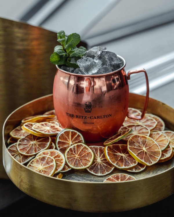 На крыше отеля The Ritz-Carlton открылась обновленная