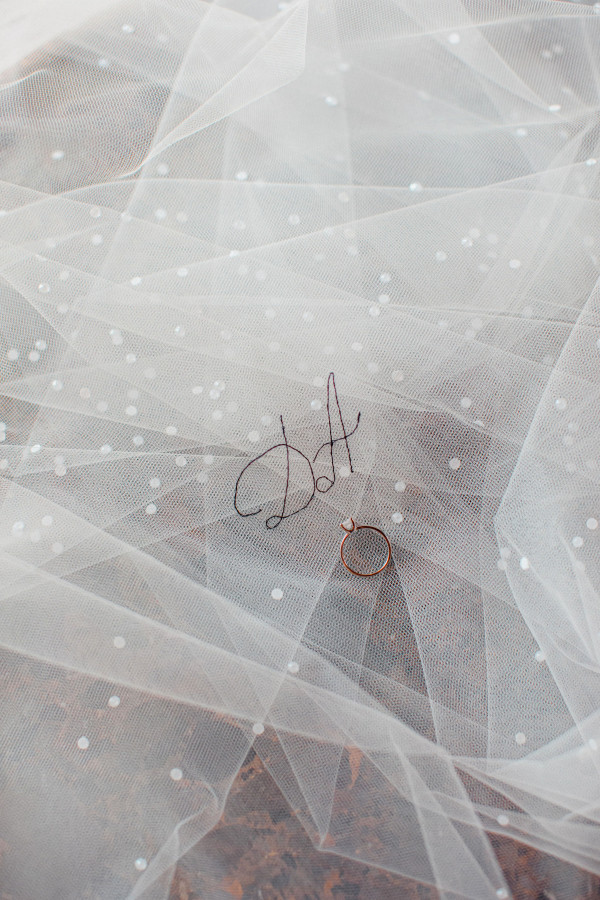 Уютная свадьба с церемонией на берегу Тирренского