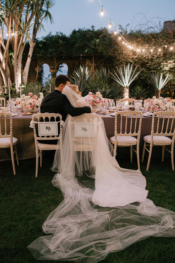 Уютная свадьба с церемонией на берегу Тирренского