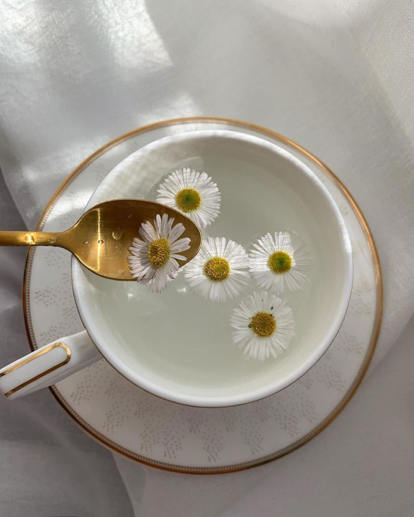 Цветы в волосах — самый летний свадебный