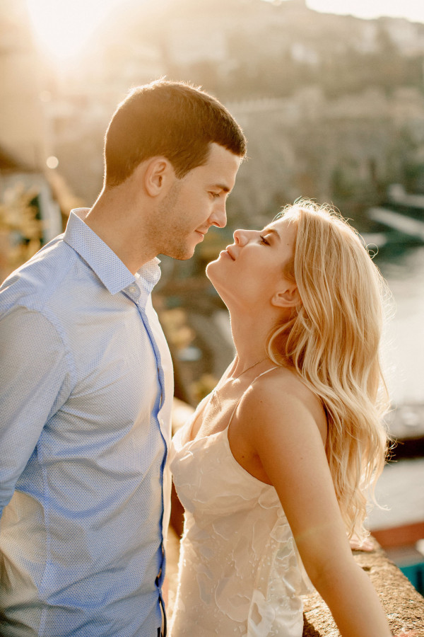 Уютная свадьба с церемонией на берегу Тирренского