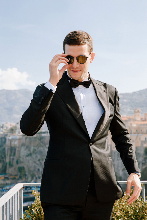 Уютная свадьба с церемонией на берегу Тирренского