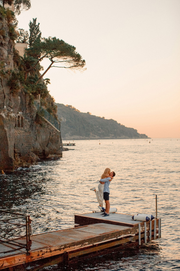 Уютная свадьба с церемонией на берегу Тирренского