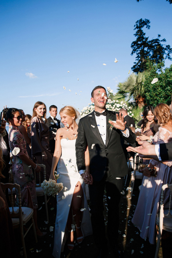 Уютная свадьба с церемонией на берегу Тирренского