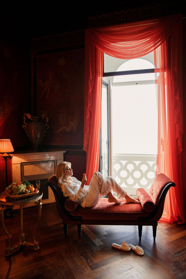 Уютная свадьба с церемонией на берегу Тирренского