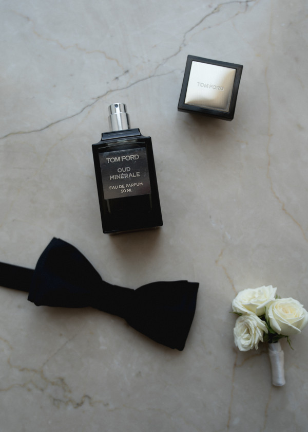 Стильная свадебная фотосессия в платье с летящим