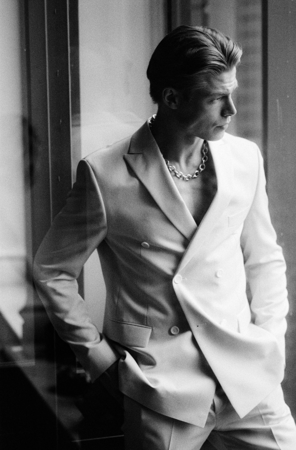 Стильная свадебная съемка в эстетике фильма «Дом