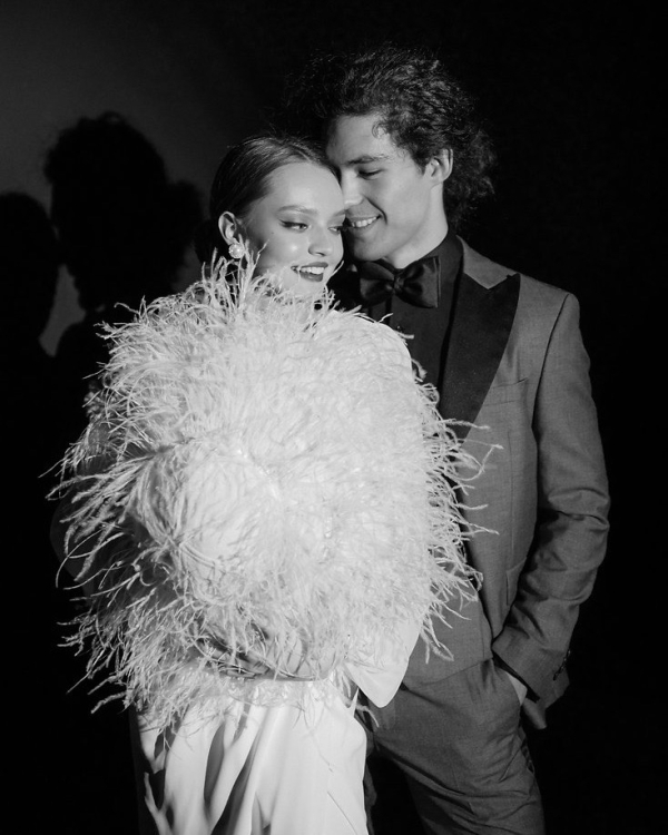 Аксессуары с перьями, которые нужны каждой невесте