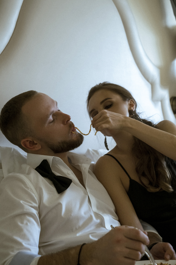 Любовь, страсть и спагетти в постели — новая