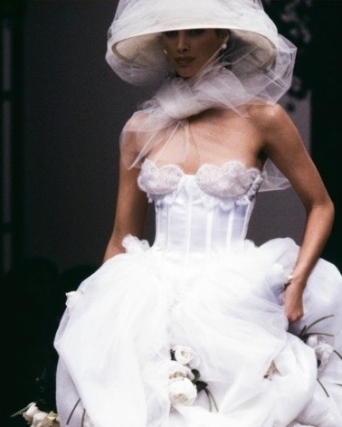 15 самых стильных свадебных платьев в истории