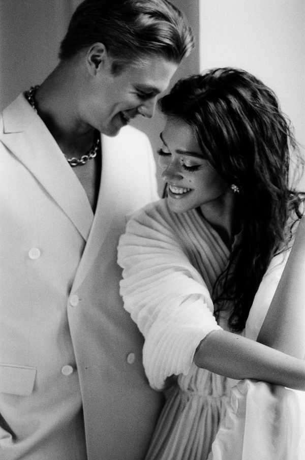 Стильная свадебная съемка в эстетике фильма «Дом