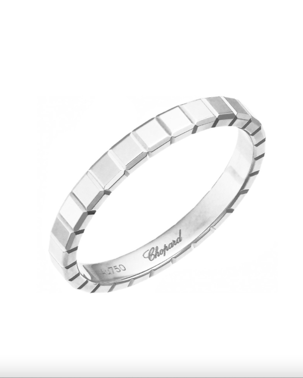 Где искать классические обручальные кольца в Москве?