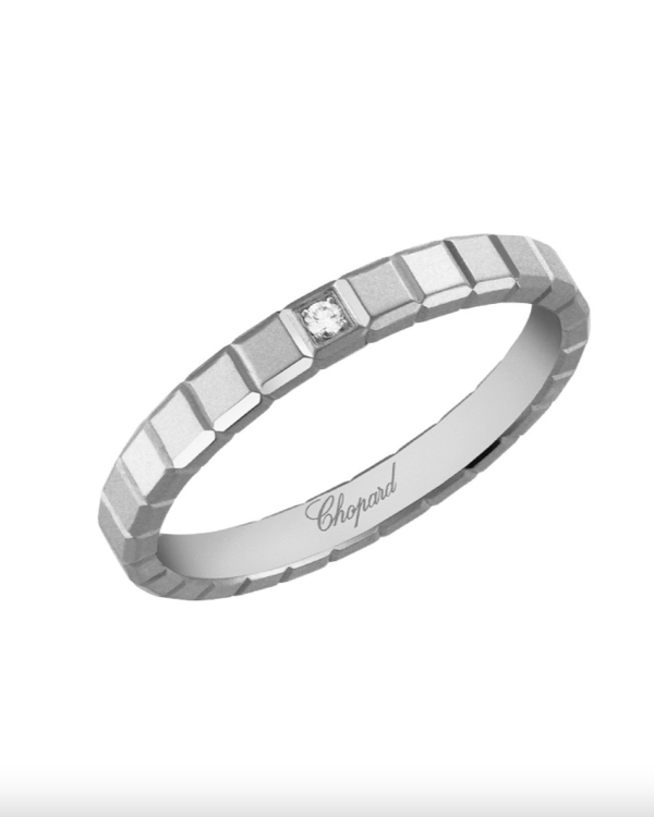 Где искать классические обручальные кольца в Москве?