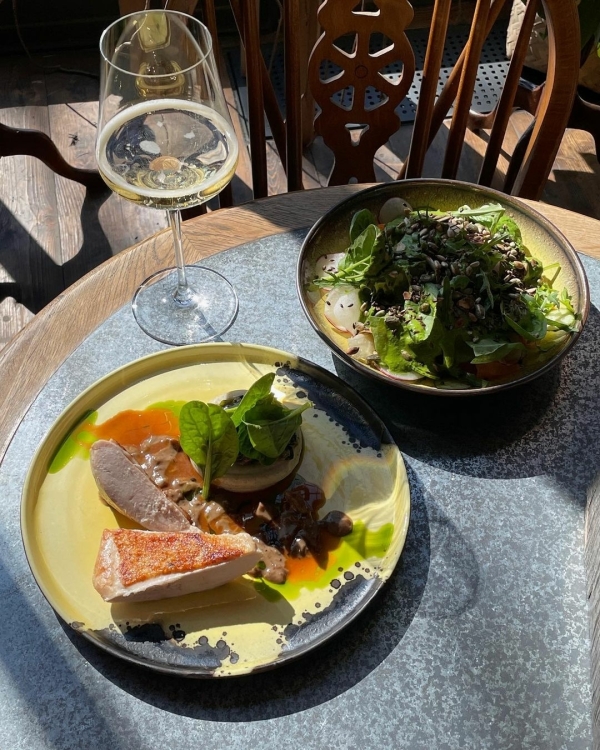 Рестораны с открытыми верандами в Питере 2022