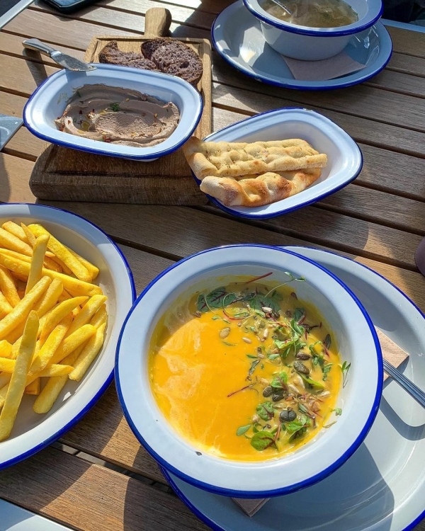 Лето в городе: 15 модных веранд Москвы,