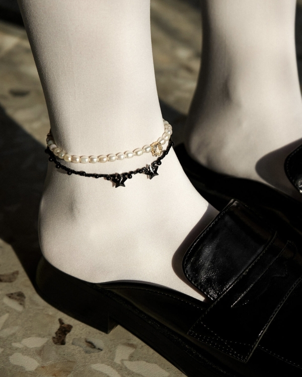 Анклет — модное украшение для летнего образа