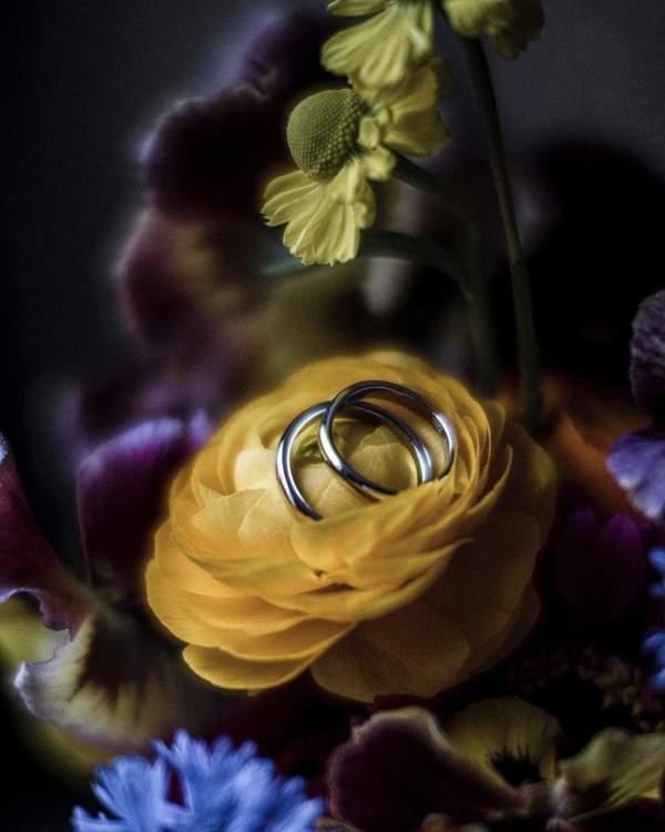 Где искать классические обручальные кольца в Москве?