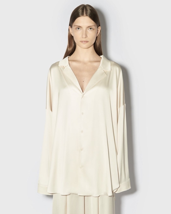 10 стильных рубашек для утра невесты и