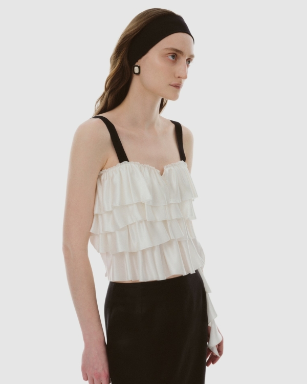 18 эффектных топов и корсетов для гостей