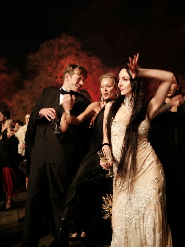 Тейлор Хилл и другие инфлюенсеры, свадьбы которых