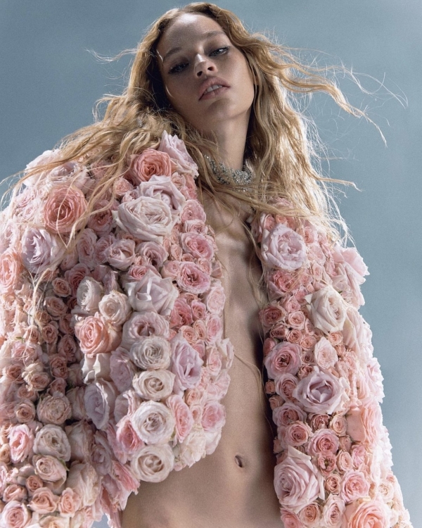 Цветочный дресс-код: 12 актуальных решений для гостей