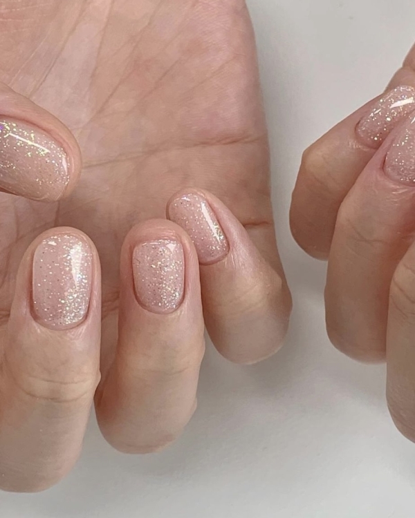 20 идей естественного свадебного маникюра на лето