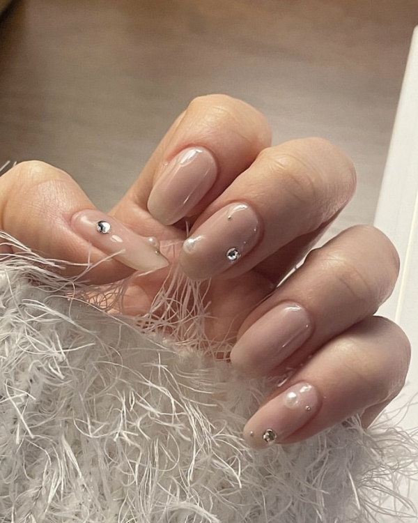 20 идей естественного свадебного маникюра на лето