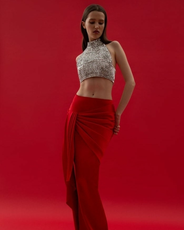 18 эффектных топов и корсетов для гостей