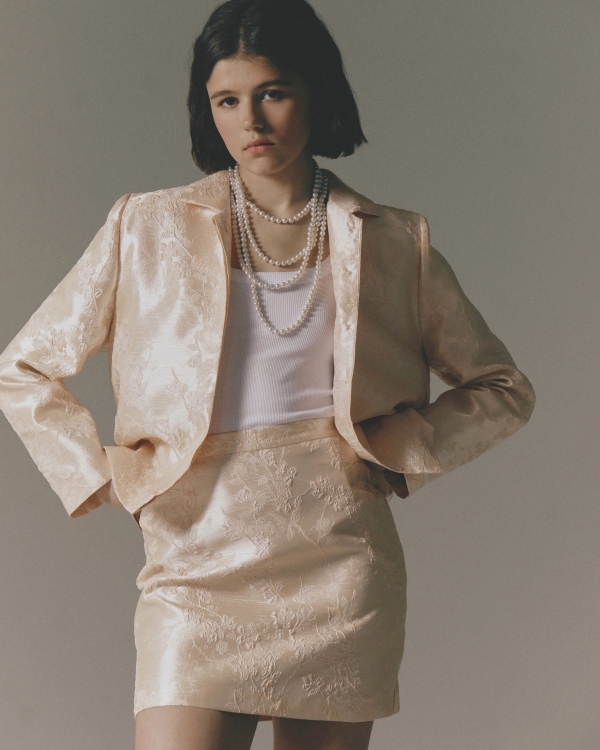 Цветочный дресс-код: 12 актуальных решений для гостей