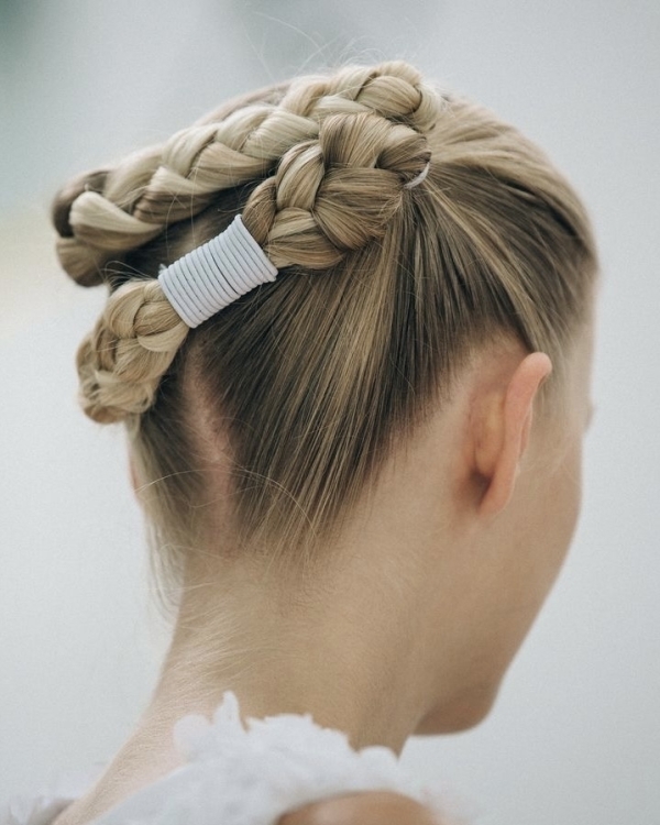 30 модных идей причесок для свадебного образа