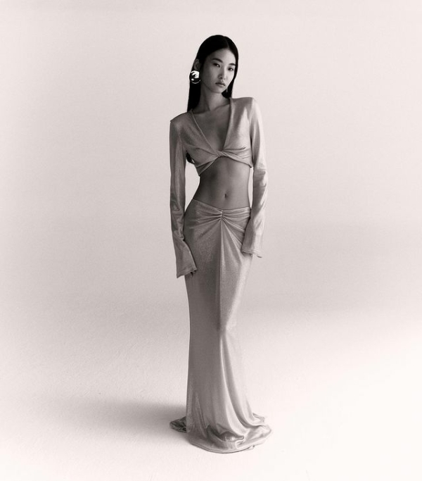 18 эффектных топов и корсетов для гостей