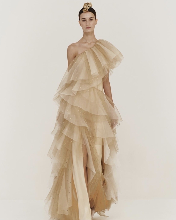 16 вечерних платьев для летних свадеб и