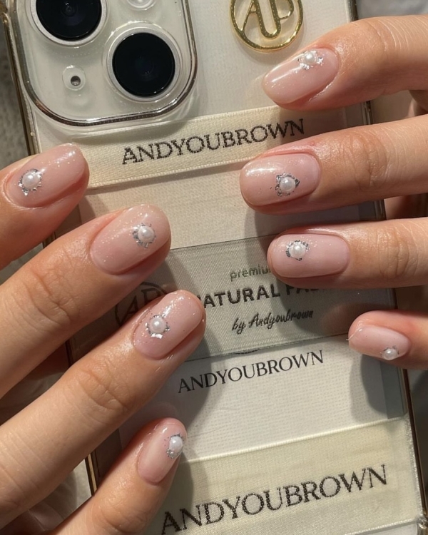 20 идей естественного свадебного маникюра на лето