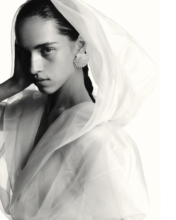 Наряжаемся в русалок: 10 образов невесты в