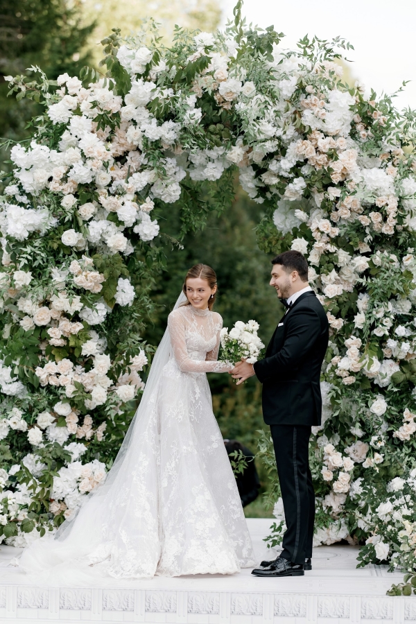 Как оформить свадьбу в стиле современной классики?