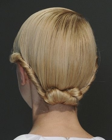 30 модных идей причесок для свадебного образа