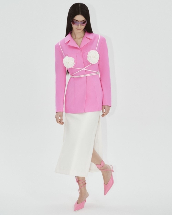 Цветочный дресс-код: 12 актуальных решений для гостей