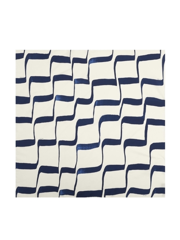 Одобрено бабушкой. Косынка поверх бейсболки — главный стайлинг