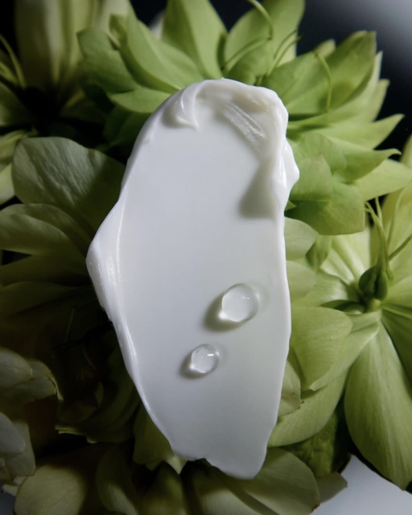 Минеральная косметика — лучший выбор на лето.