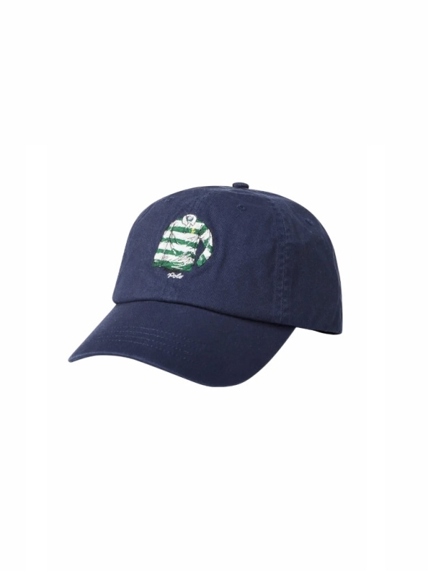 Одобрено бабушкой. Косынка поверх бейсболки — главный стайлинг