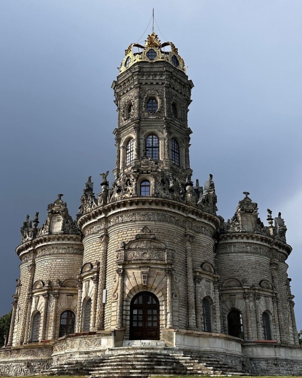 Гедонистам на заметку: 10 красивых загородных усадеб